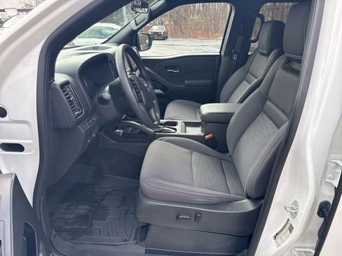 Used 2023 Nissan Frontier SV w/ Midnight Edition Package image 12
