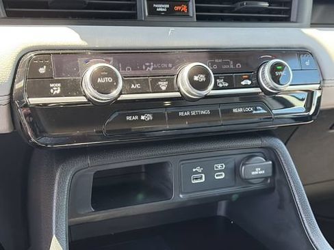 Used 2023 Honda Pilot EX-L image 18