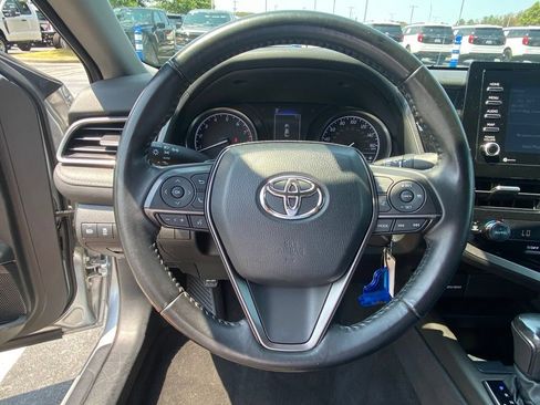 Used 2022 Toyota Camry SE FWD image 13