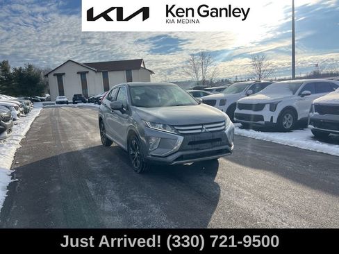 Used 2018 Mitsubishi Eclipse Cross SE image 3