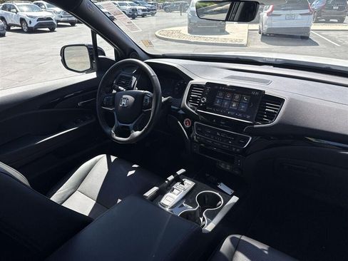 Certified 2025 Honda Ridgeline Black Edition image 26