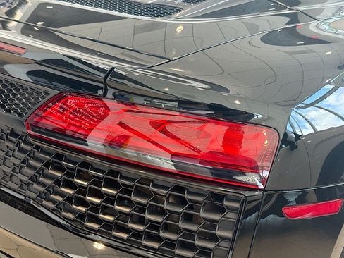 Used 2021 Audi R8 V10 RWD image 19