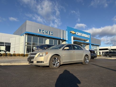 Used 2010 Chevrolet Malibu LT image 1