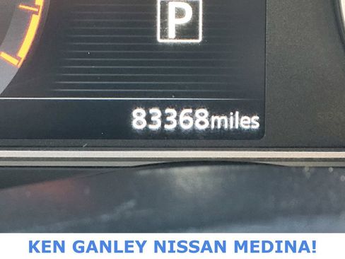 Used 2022 Nissan Versa SR w/ Convenience Package image 34