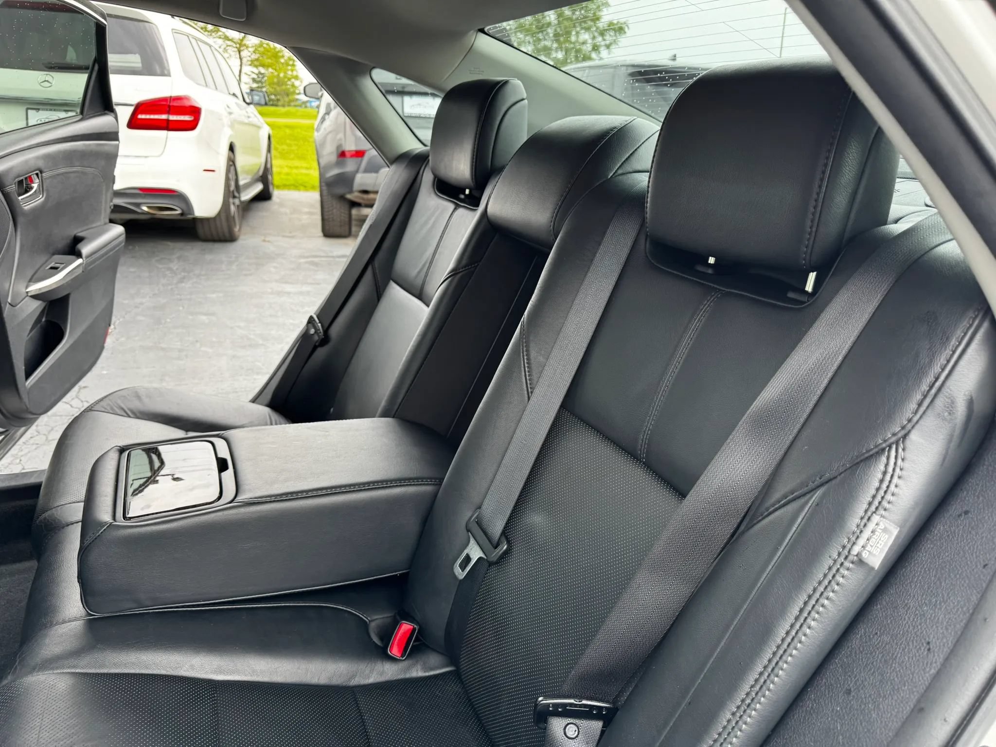 Used 2013 Toyota Avalon Limited w/ Technology Pkg FWD image 20