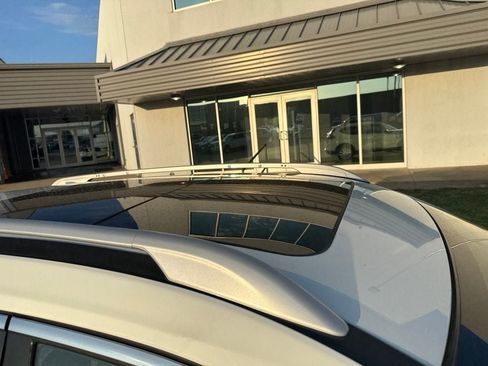 Used 2017 Nissan Rogue SV AWD/4WD image 6