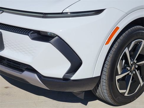 New 2025 Chevrolet Equinox EV LT image 7