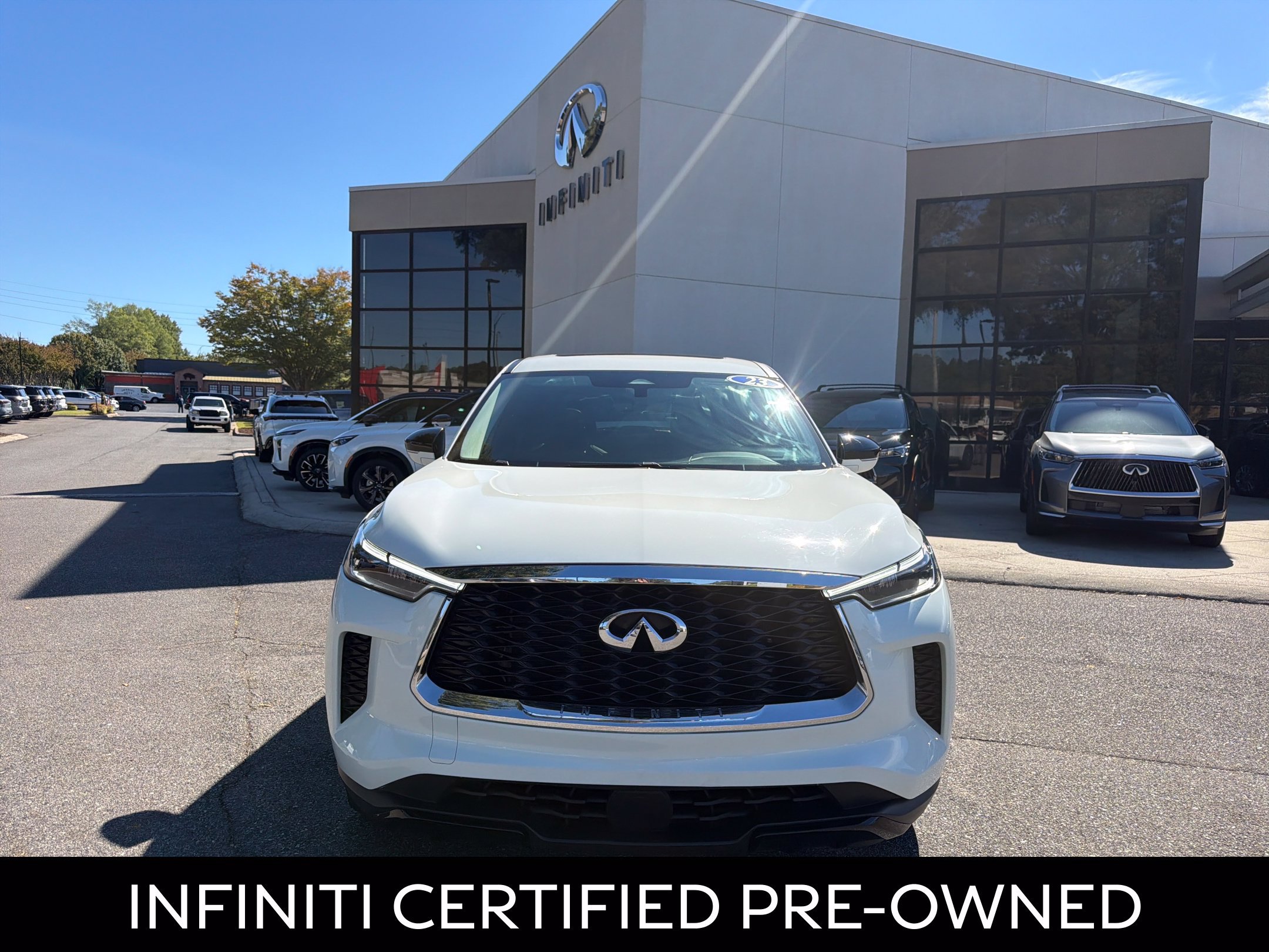 Certified 2023 INFINITI QX60 Pure AWD/4WD image 3