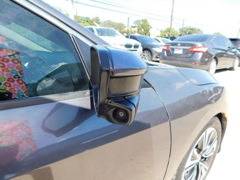 Used 2017 Honda Civic EX-L image 10