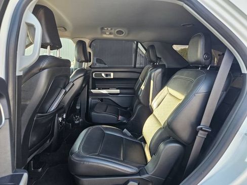 Used 2020 Ford Explorer XLT w/ Equipment Group 202A RWD image 5
