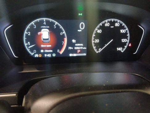 Used 2025 Honda Pilot Touring image 4