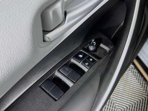 Used 2022 Toyota Corolla SE FWD image 18