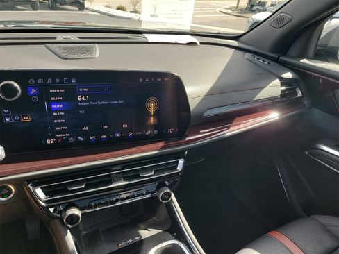 Used 2024 Chevrolet Traverse RS image 23