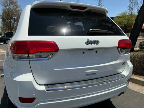 Used 2018 Jeep Grand Cherokee Overland RWD image 24