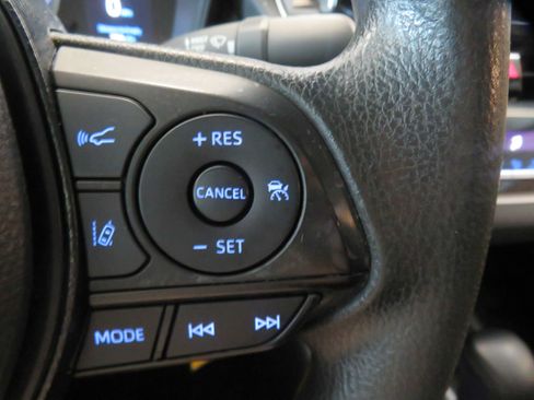Used 2021 Toyota Corolla LE FWD image 33