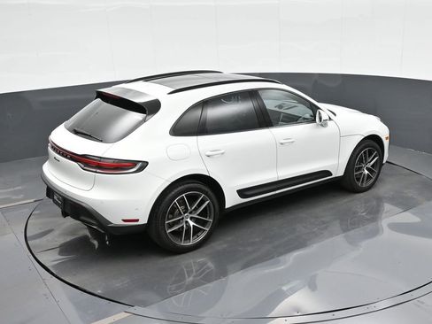 Certified 2025 Porsche Macan image 30
