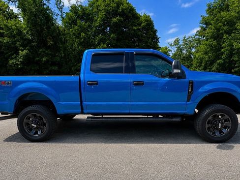 Used 2021 Ford F250 XLT w/ XLT Value Package AWD/4WD image 4