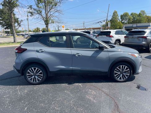 Used 2023 Nissan Kicks SV FWD image 9