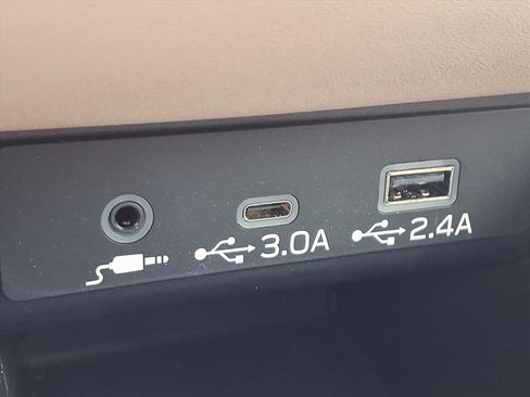 Certified 2025 Subaru Outback Limited image 21