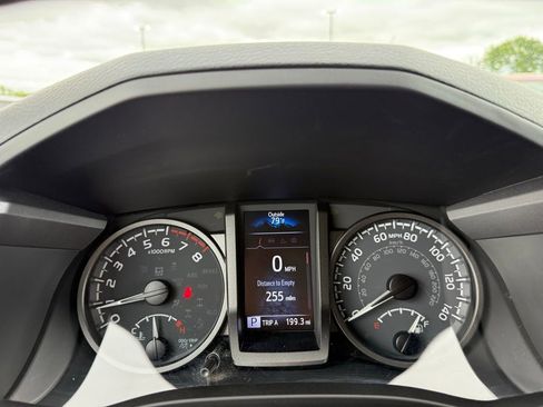 Used 2021 Toyota Tacoma TRD Sport w/ Technology Package image 14