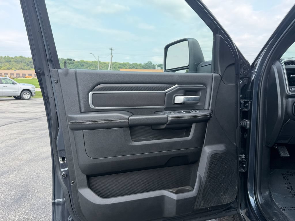 Used 2025 RAM 2500 Big Horn AWD/4WD image 18