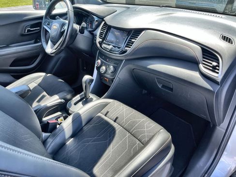 Used 2022 Chevrolet Trax LT w/ LT Convenience Package AWD/4WD image 27
