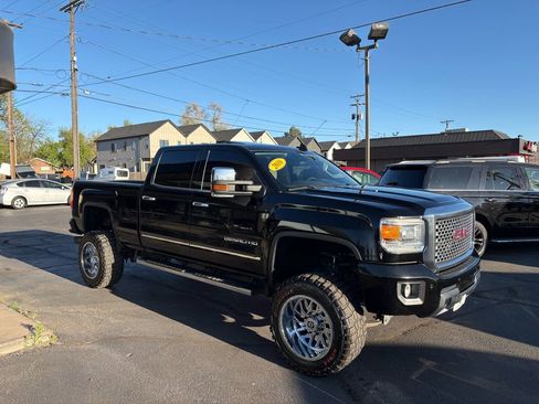 Used 2016 GMC Sierra 2500 Denali w/ Driver Alert Package image 6