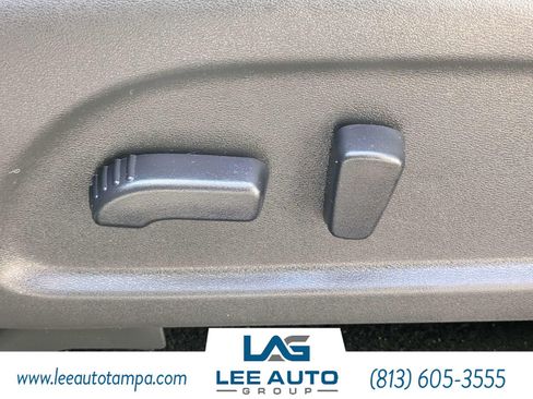 Used 2019 Nissan Pathfinder SV AWD/4WD image 19