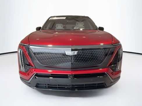 Used 2026 Cadillac Vistiq Sport w/ LPO, Floor Liner Package AWD/4WD image 2