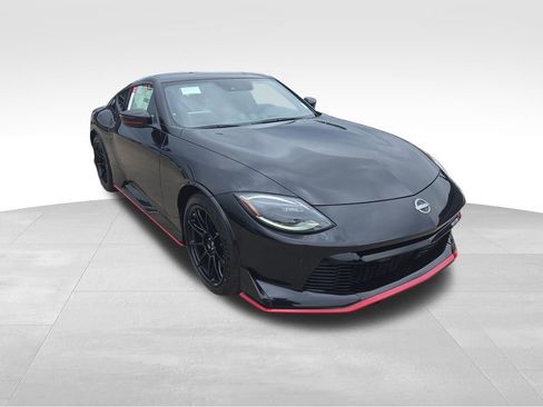 New 2026 Nissan Z NISMO w/ Floor Mat Package RWD image 4