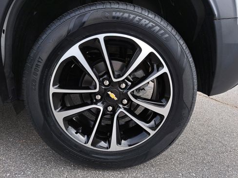 Used 2024 Chevrolet TrailBlazer LT w/ Driver Confidence Package FWD image 31