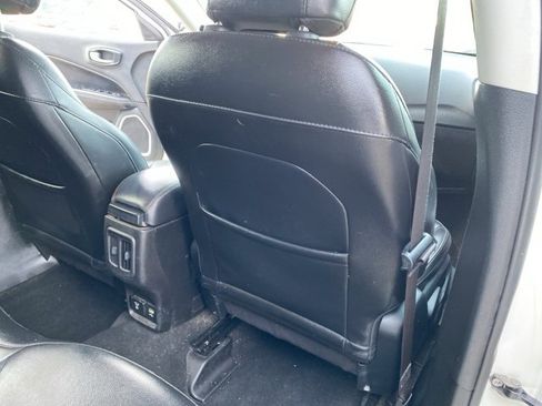 Certified 2019 Jeep Compass Latitude w/ Cold Weather Group image 29