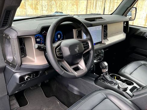 Certified 2025 Ford Bronco Outer Banks AWD/4WD image 18