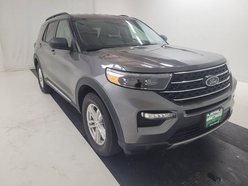 Used 2021 Ford Explorer XLT w/ Equipment Group 202A AWD/4WD image 13