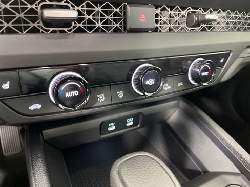 Certified 2025 Honda Accord SE image 27