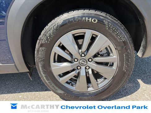 Used 2025 Nissan Pathfinder SV FWD image 18