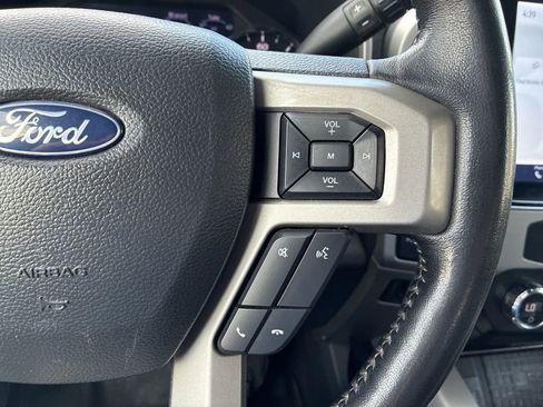 Used 2022 Ford F250 Lariat w/ Black Appearance Pkg AWD/4WD image 33