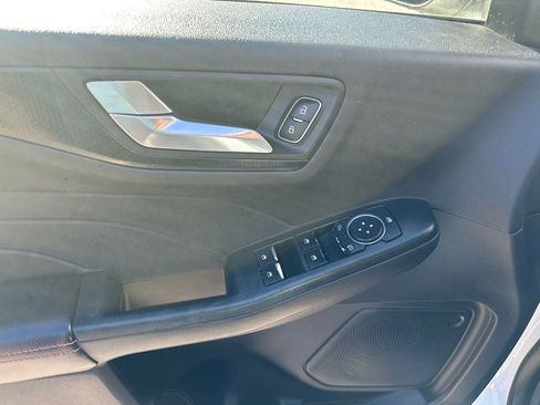 Used 2022 Ford Escape SEL w/ SEL Stealth AWD Package image 10