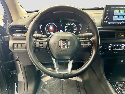 Used 2025 Honda Pilot EX-L image 11