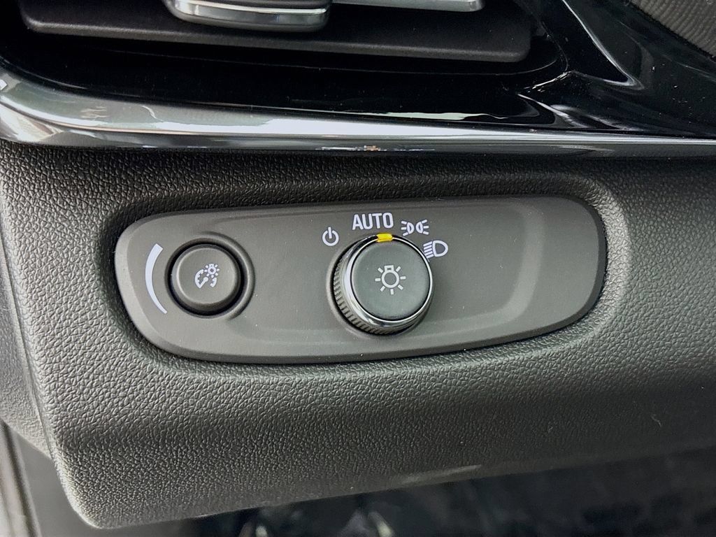 New 2026 Buick Envista Sport Touring w/ Convenience I Package FWD image 10