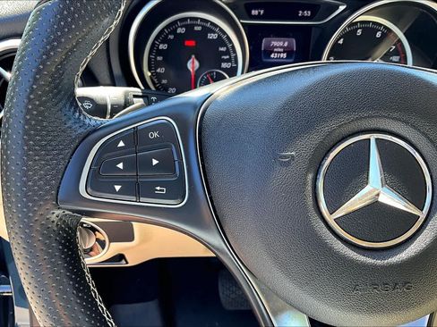 Certified 2019 Mercedes-Benz GLA 250 4MATIC image 24