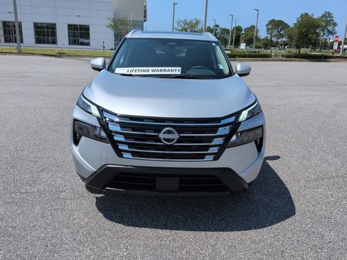 Certified 2025 Nissan Rogue SV w/ SV Premium Package FWD image 9