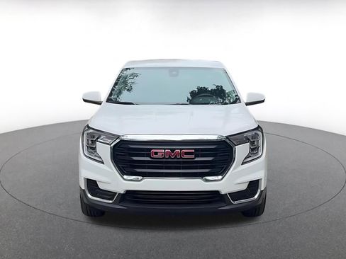 Used 2024 GMC Terrain SLE FWD image 4