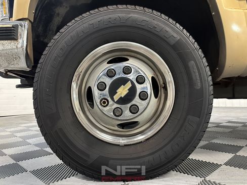 Used 1993 Chevrolet Silverado 3500 4x4 Extended Cab image 12