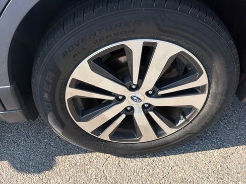 Used 2018 Subaru Outback 3.6R Limited AWD/4WD image 11