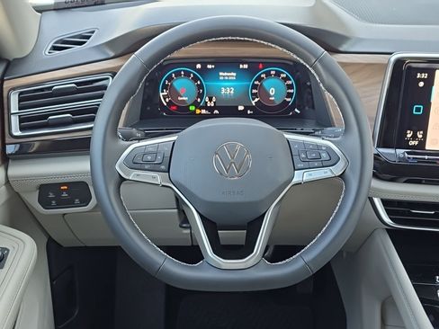 New 2026 Volkswagen Atlas SE image 22