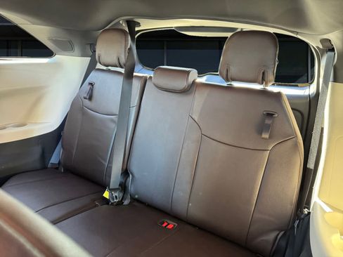 Used 2022 Toyota Sienna Platinum image 17