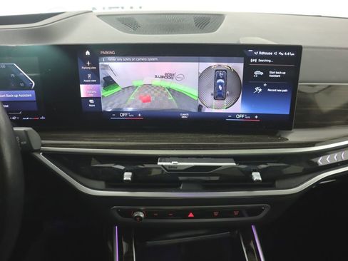 Used 2023 BMW X7 xDrive40i w/ Premium Package image 13