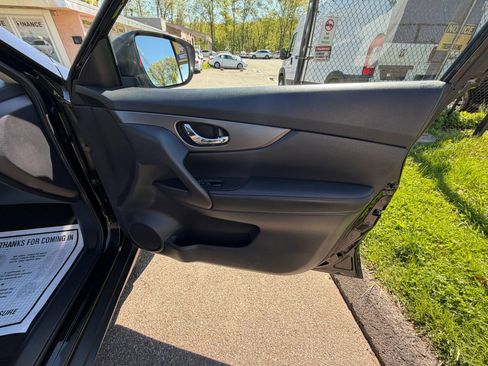 Used 2016 Nissan Rogue S AWD/4WD image 14