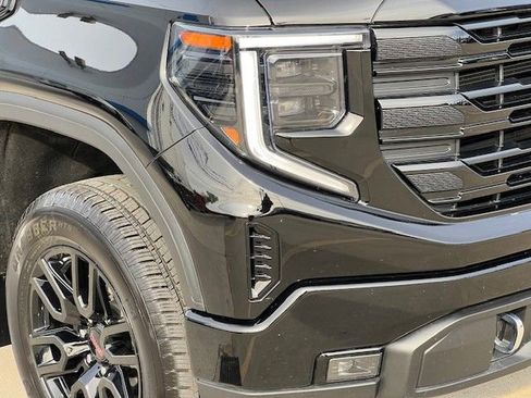 Certified 2023 GMC Sierra 1500 Elevation image 11